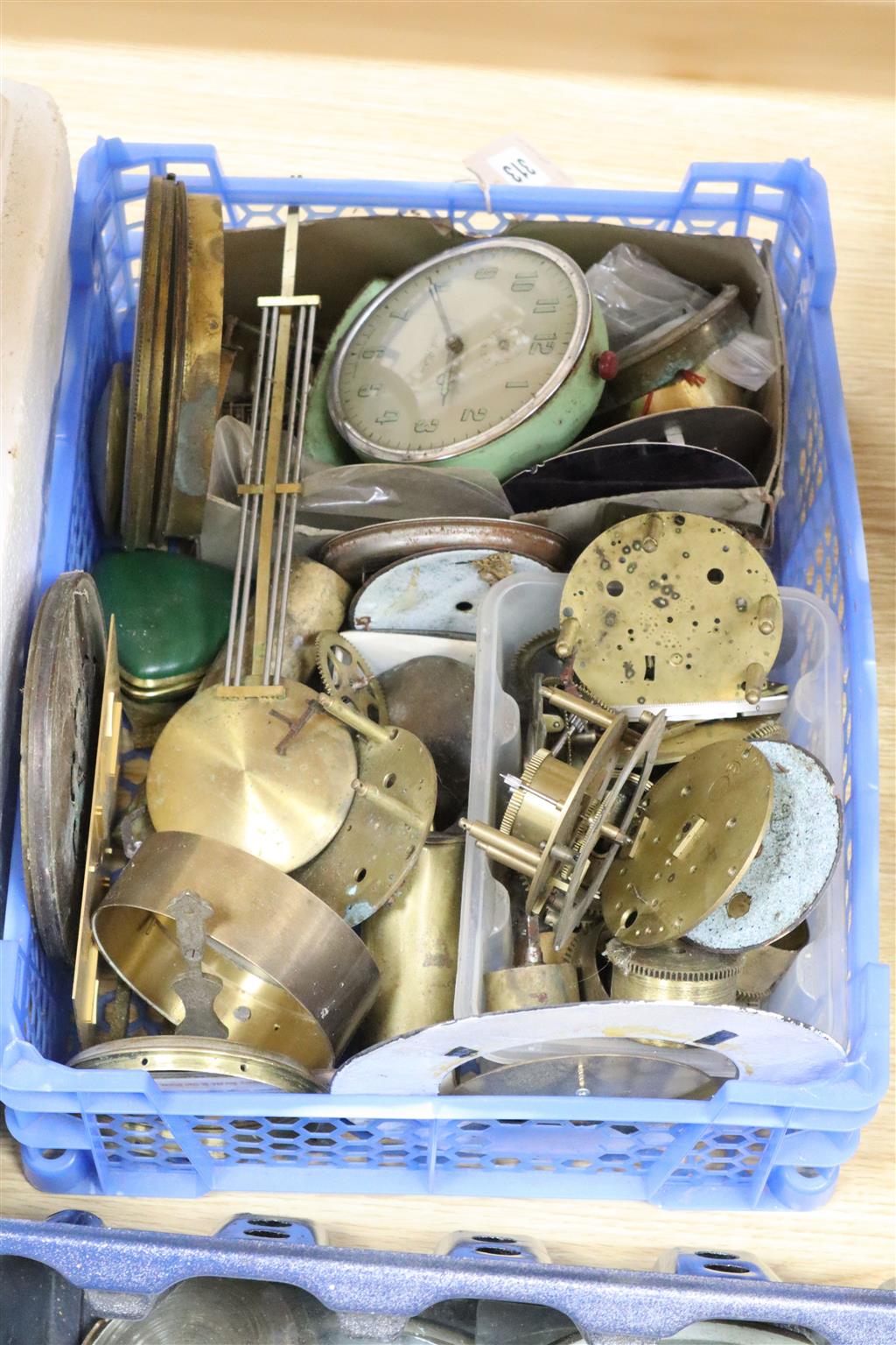 Clock repairers interest: Parts, movements, glasses, dials (a.f.)
